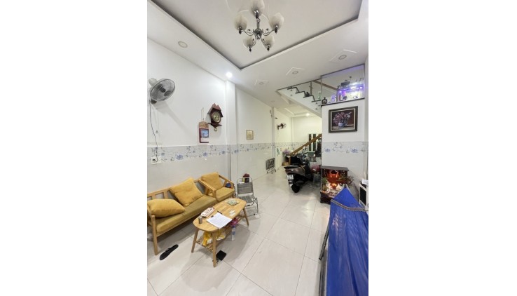 CUỐI NGUYỄN SƠN, KẾ LÊ THÚC HOẠCH - BÌNH LONG, XE HƠI THÔNG, 4x16M, 2 LẦU KIÊN CỐ, CHỈ 6.X TỶ